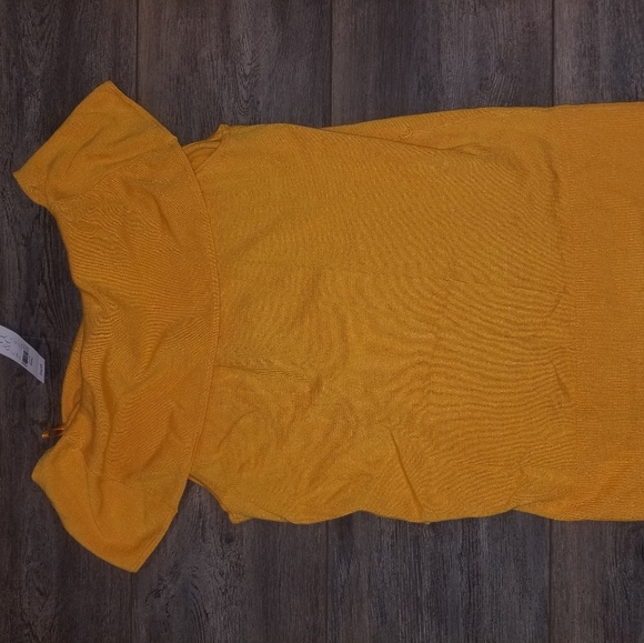 Sweater - Picture 2 of 3